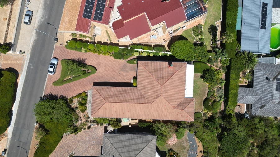 5 Bedroom Property for Sale in Mountainside Western Cape